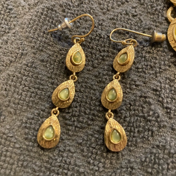 Green/Textured Gold Set - Picture 4 of 8